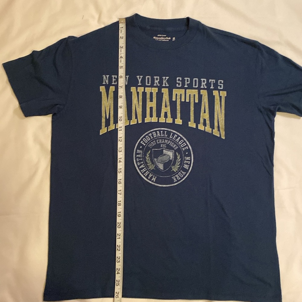 BNWT Abercombie & Fitch New York Sports crewneck t-shirt in navy blue. - Picture 8 of 8